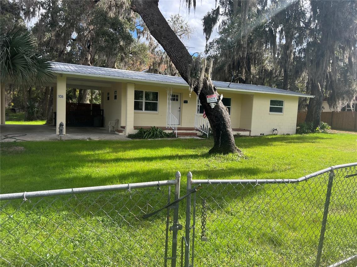 106 S Oakland Ave., San Mateo, FL 32187