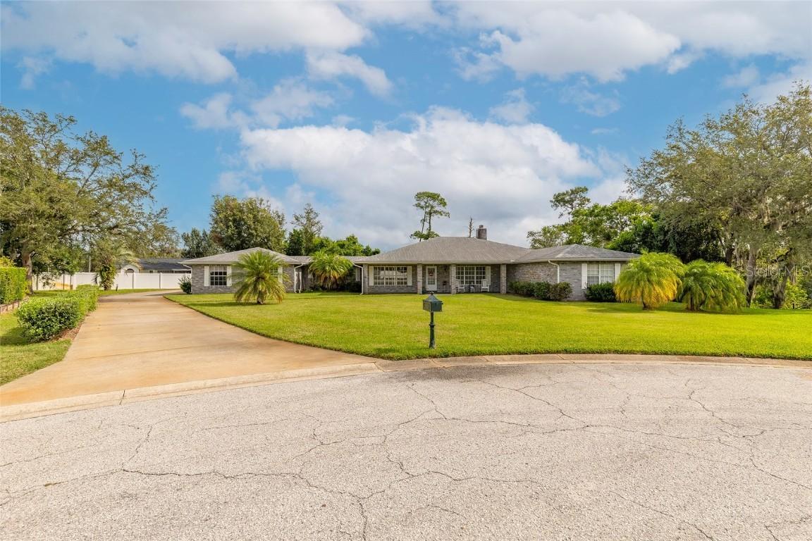 1086 Platinum Ct., Deltona, FL 32725
