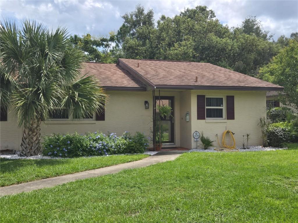 35 Villa Villar Ct., Deland, FL 32724