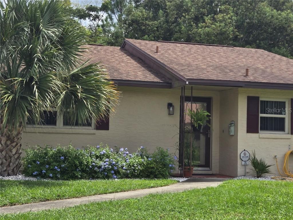 35 Villa Villar Ct., Deland, FL 32724