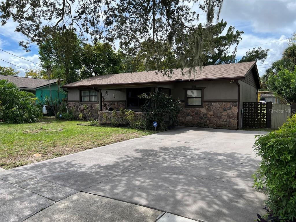 952 Essex Rd., Daytona Beach, FL 32117