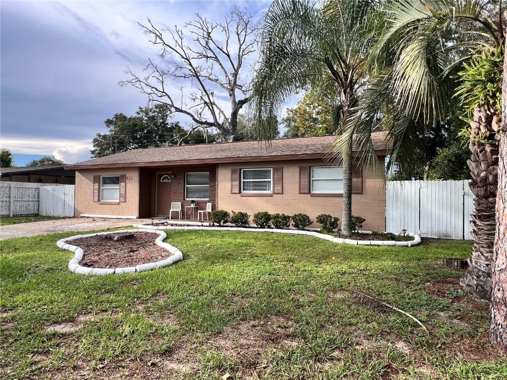 921 Valleydale Ave., Deland, FL 32720