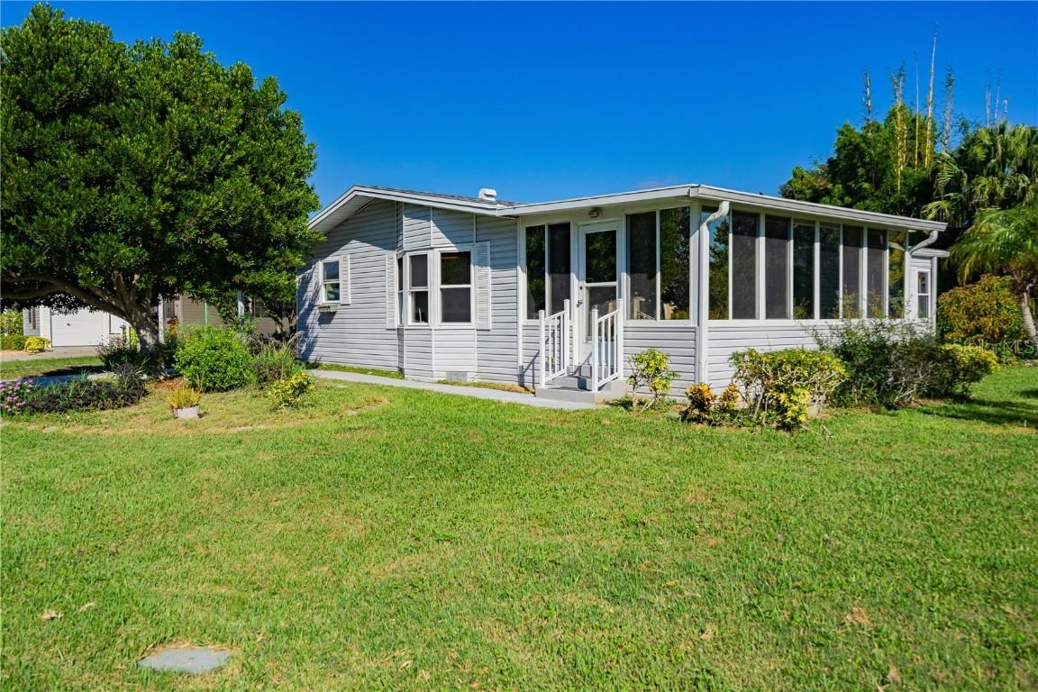 701 Helmsman Ln., Edgewater, FL 32141
