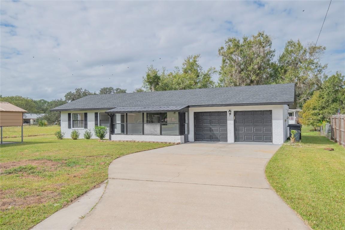 2082 Shady Ln., Geneva, FL 32732