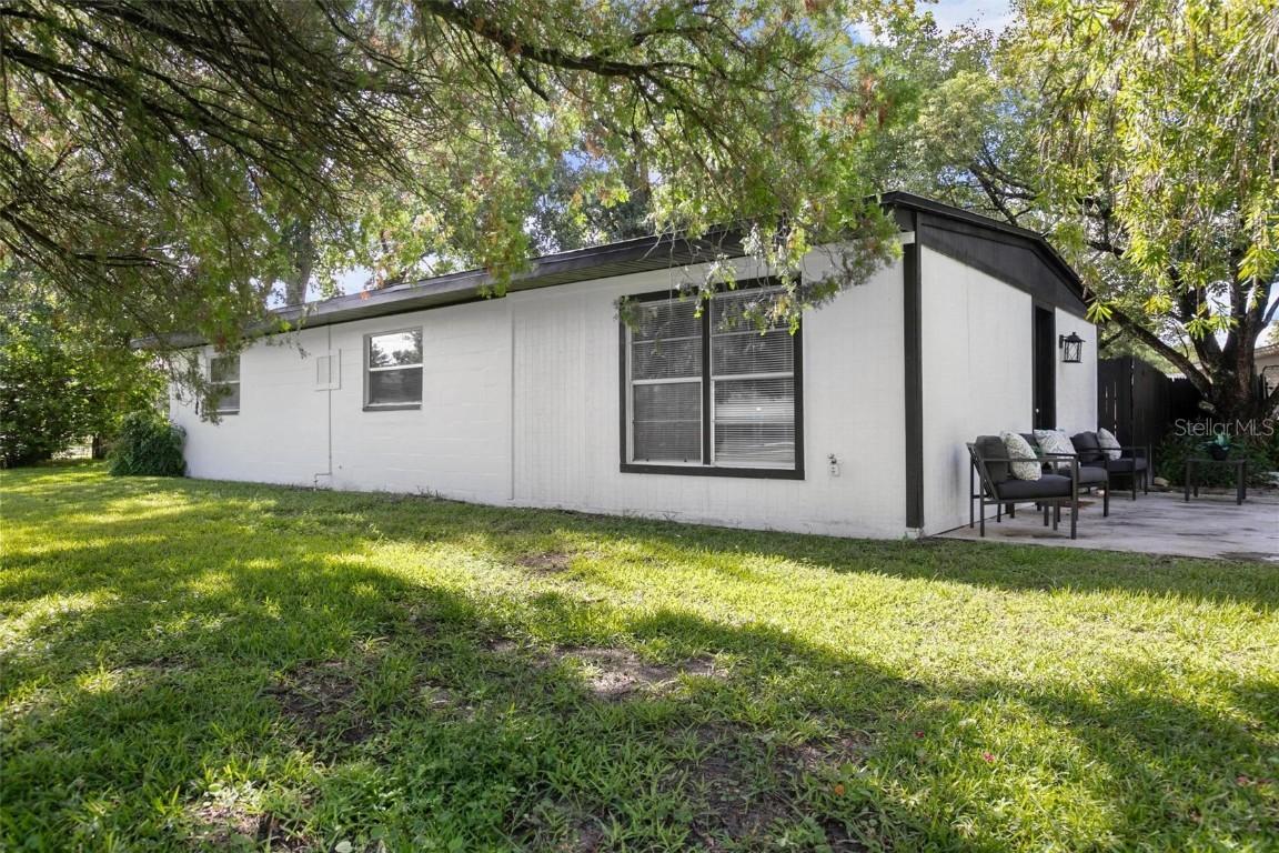 300 Dorothy Ave., Daytona Beach, FL 32117