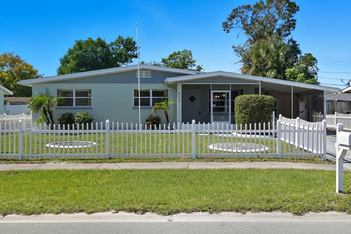 814 Lewis Dr., Daytona Beach, FL 32117
