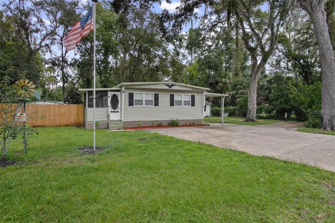 24007 River Rd., Astor, FL 32102