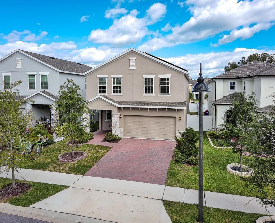 1129 Blue Garden Dr., Deland, FL 32720
