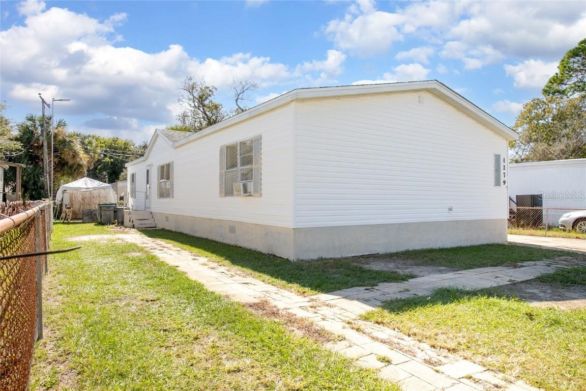 1279 Vagabond Dr., Port Orange, FL 32127