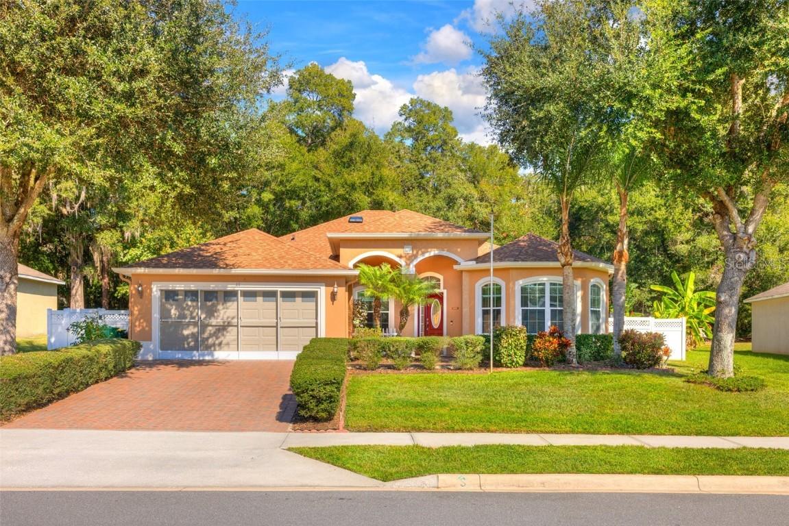 111 Cinnamon Oak Dr., Deland, FL 32724