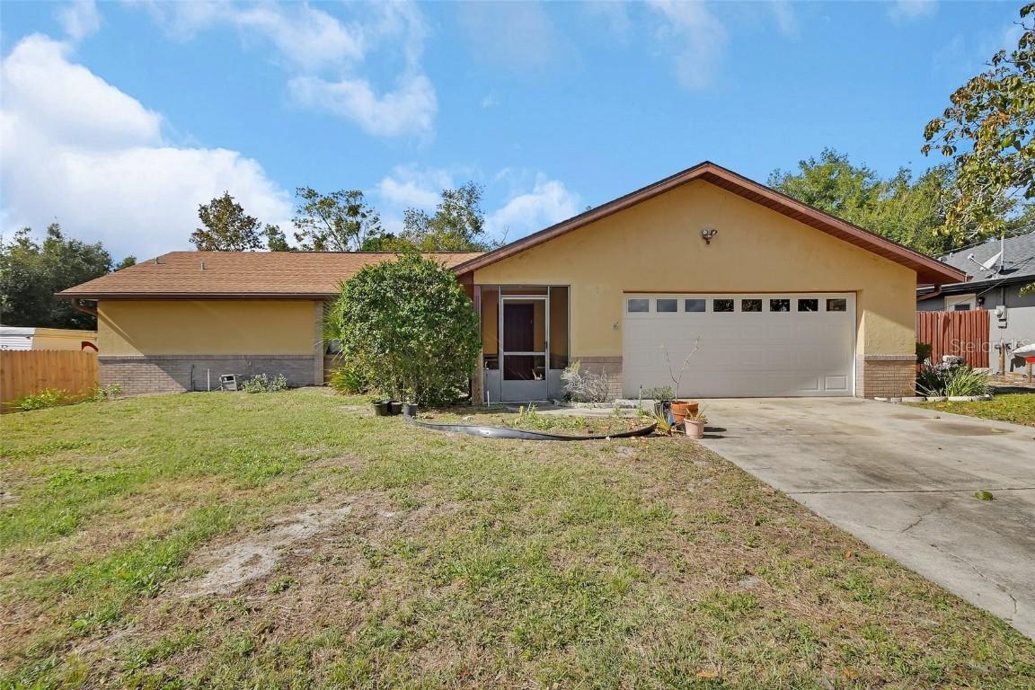 1622 Oakland Dr., Deltona, FL 32738