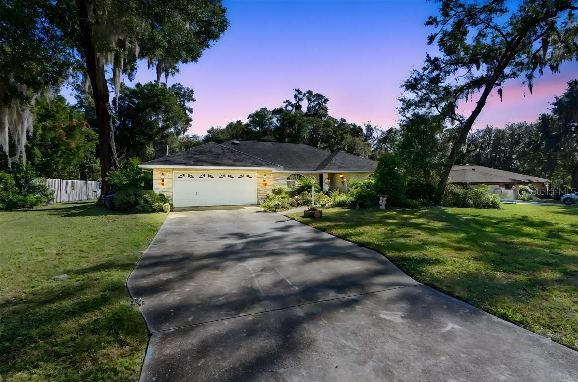 301 Lafayette Pl., Deland, FL 32720