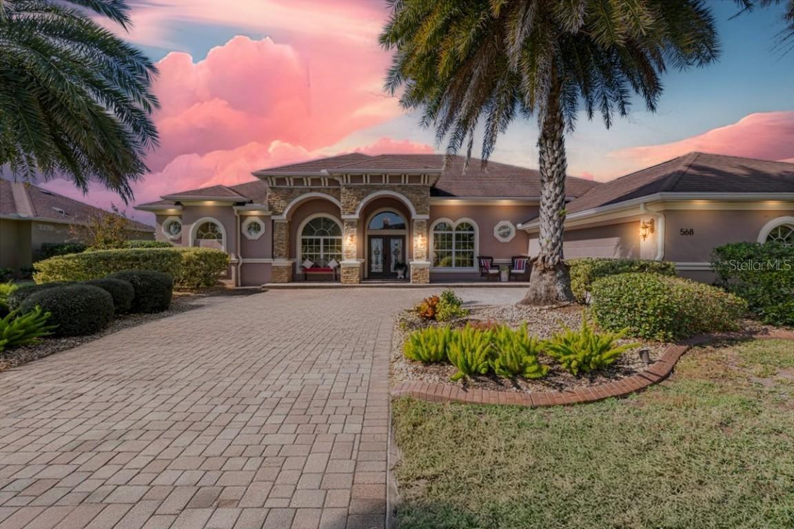 568 Luna Bella Ln., New Smyrna Beach, FL 32168