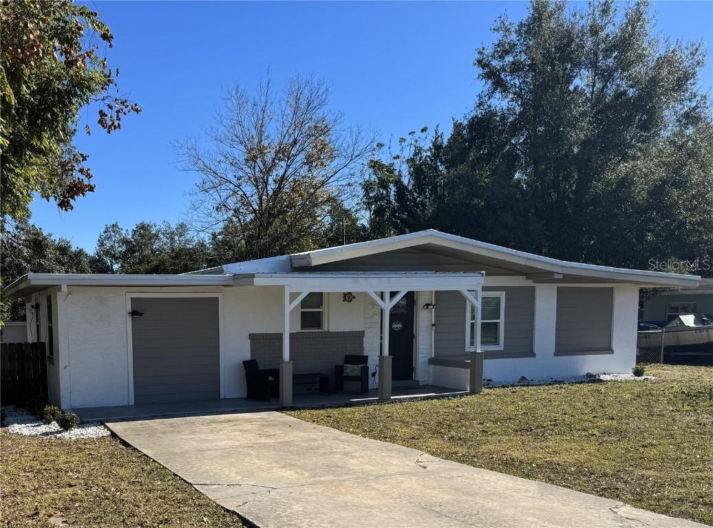 1215 N Boston Ave., Deland, FL 32724