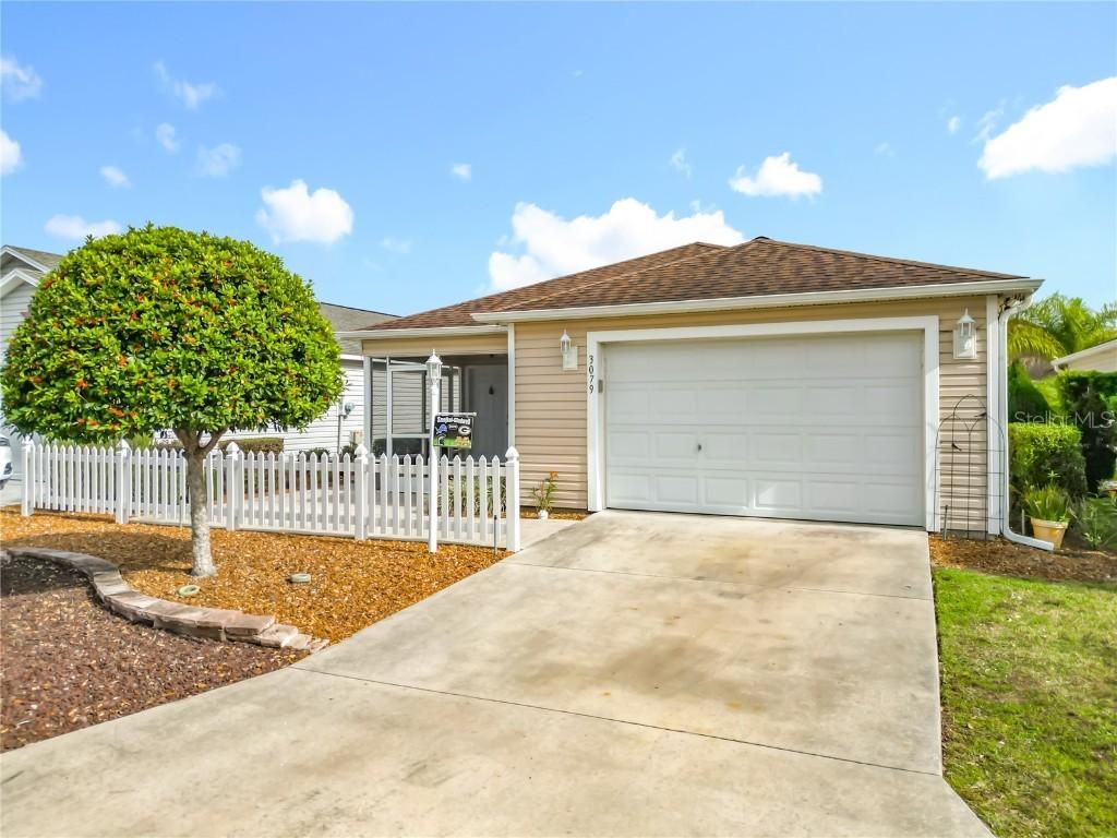 3079 Nutwood Ave., The Villages, FL 32163
