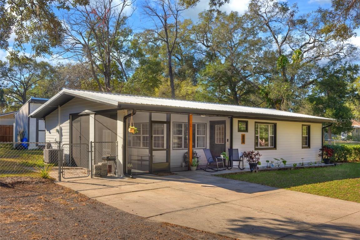 1108 E Winnemissett Ave., Deland, FL 32724