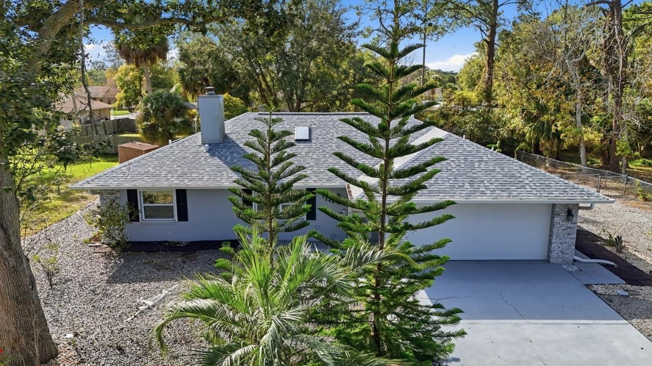 2548 Crestwood Ave., New Smyrna Beach, FL 32168