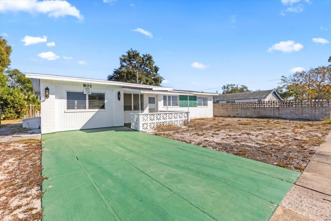 801 Lewis Dr., Daytona Beach, FL 32117