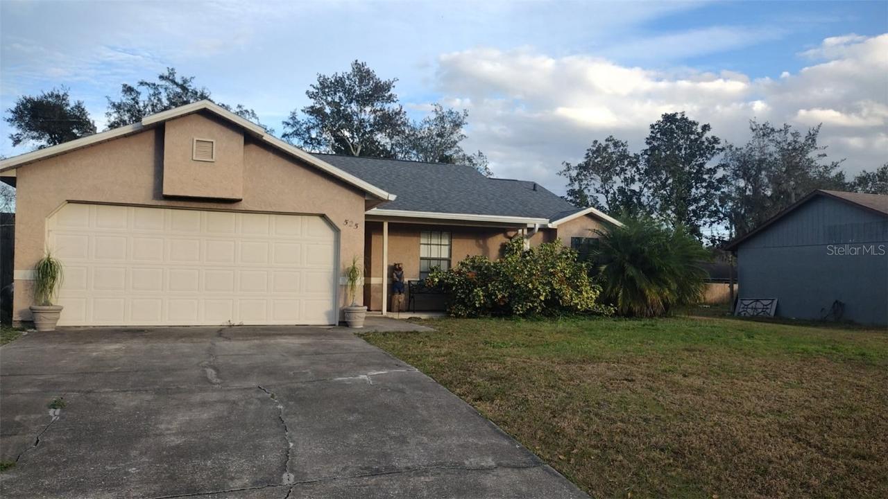 525 Battersea Ave., Deltona, FL 32738
