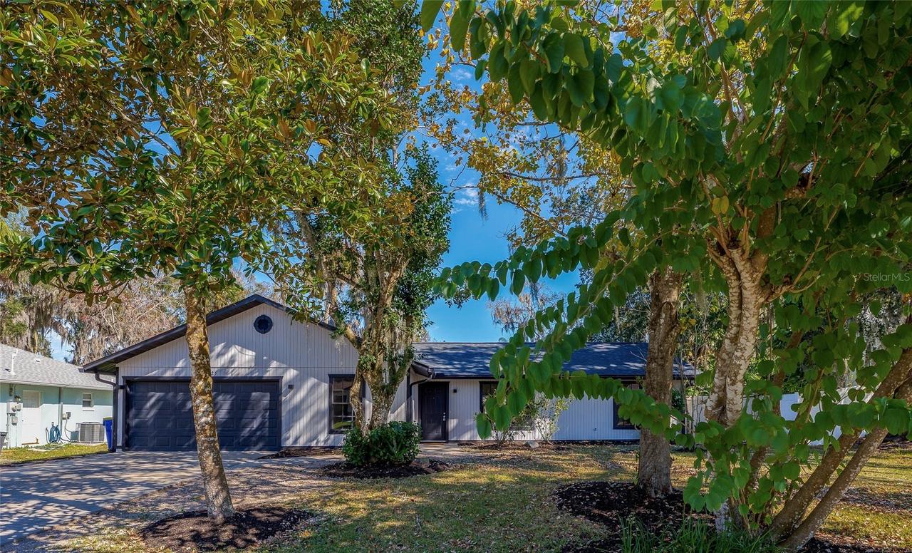 2425 Royal Palm Dr., Edgewater, FL 32141