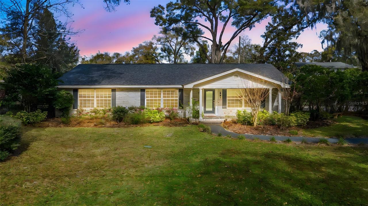 851 E Pennsylvania Ave., Deland, FL 32720