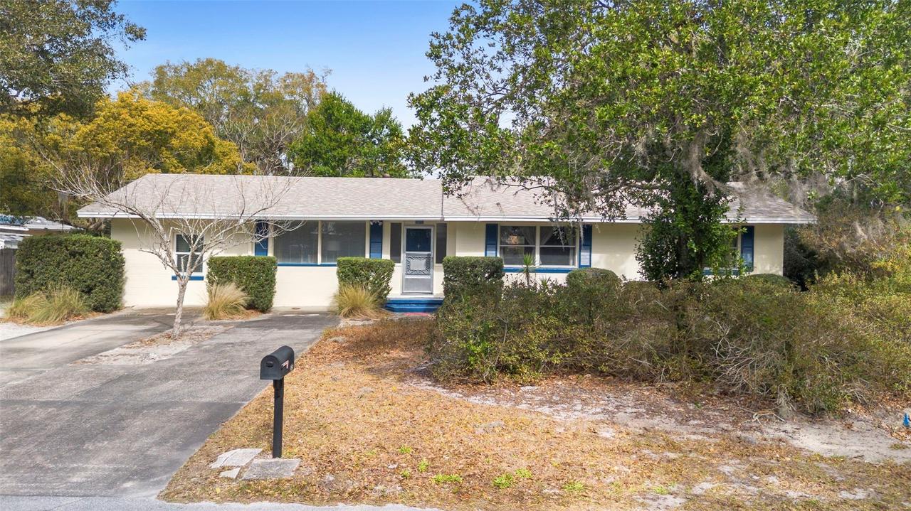 819 W Wisconsin Ave., Deland, FL 32720