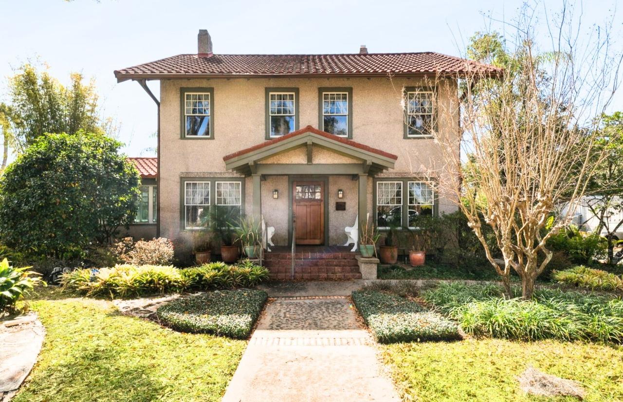 216 W Michigan Ave., Deland, FL 32720