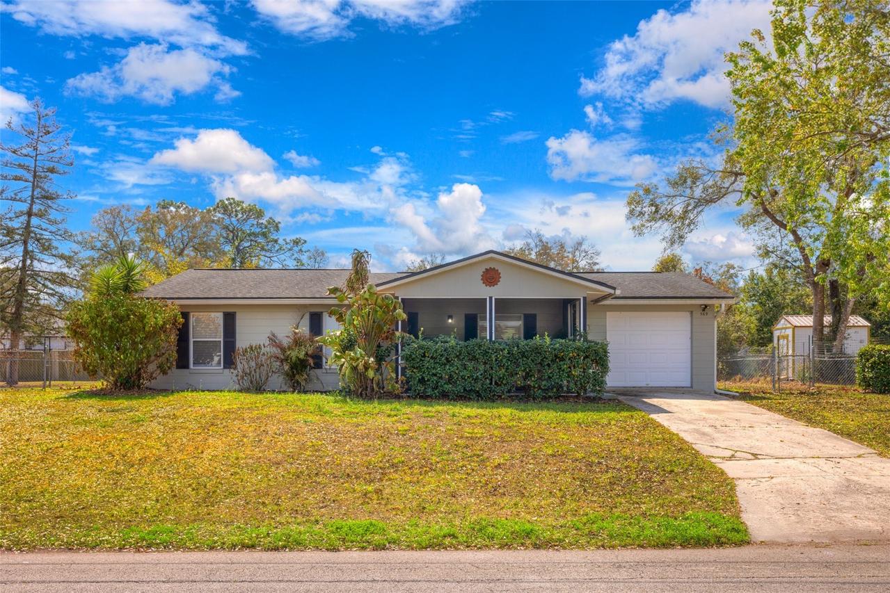 569 Sidney Dr., Lake Helen, FL 32744