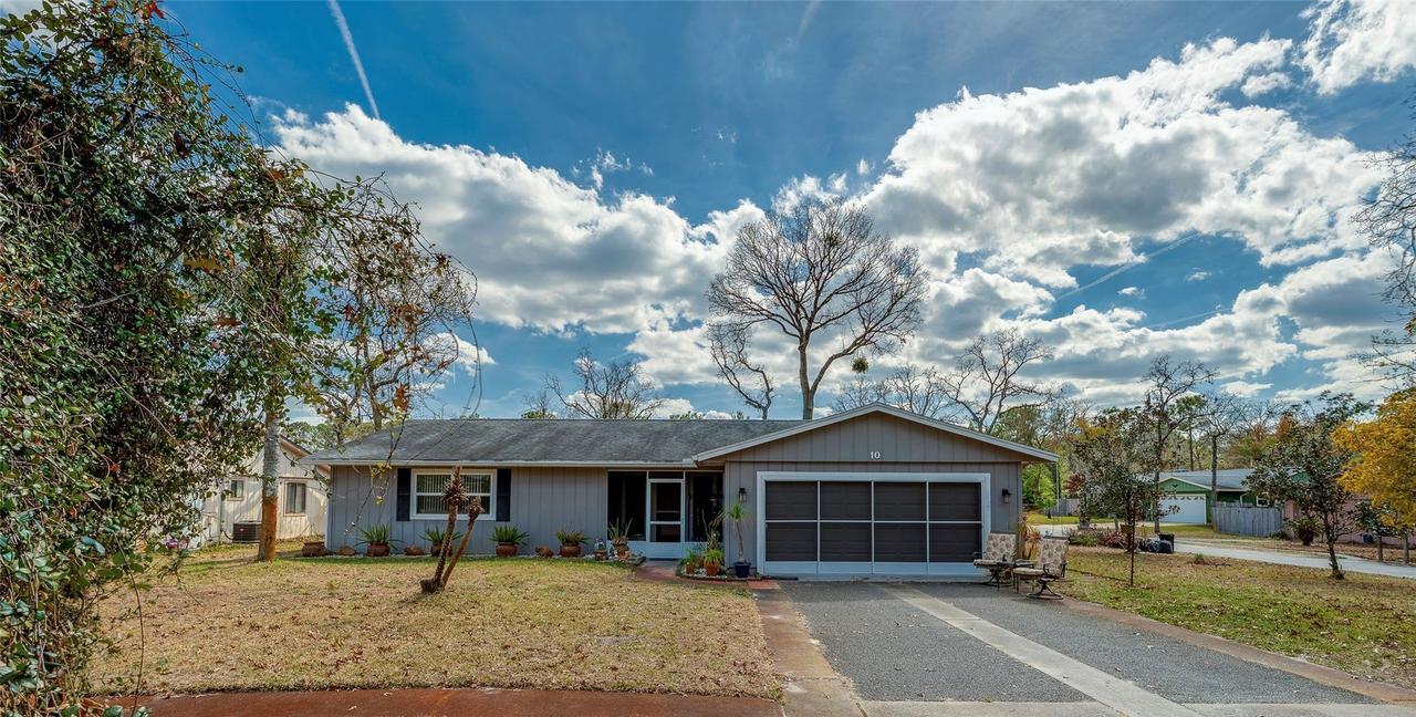 10 Oak Ln., Port Orange, FL 32128