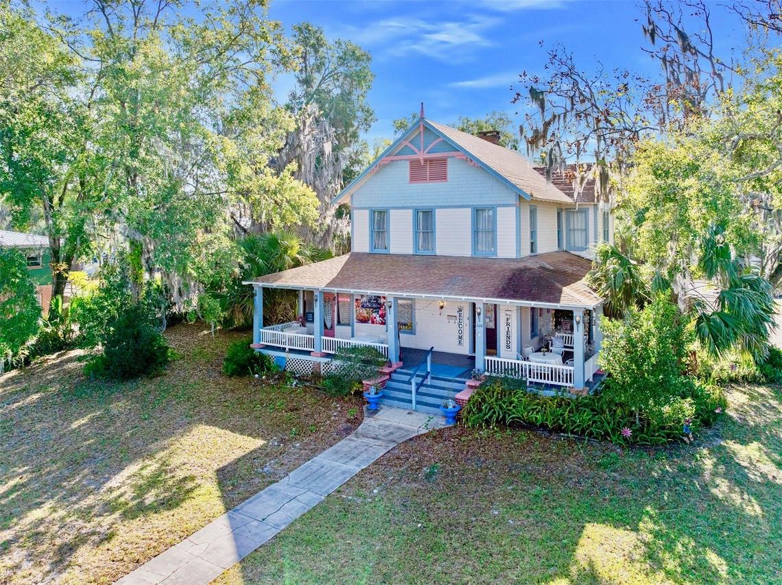 228 W Howry Ave., Deland, FL 32720