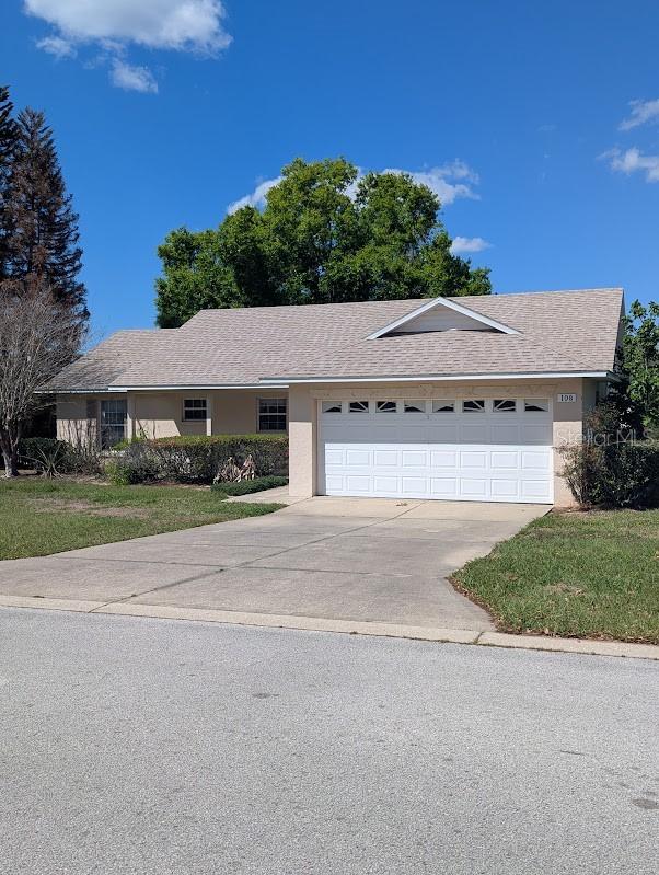 108 Twin Lake Cir., Umatilla, FL 32784