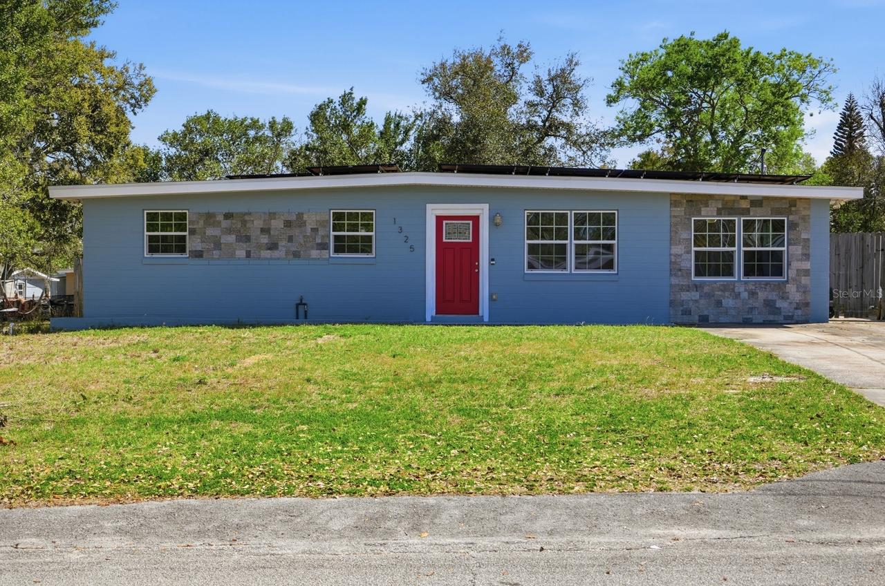 1325 Ginsberg Dr., Daytona Beach, FL 32114