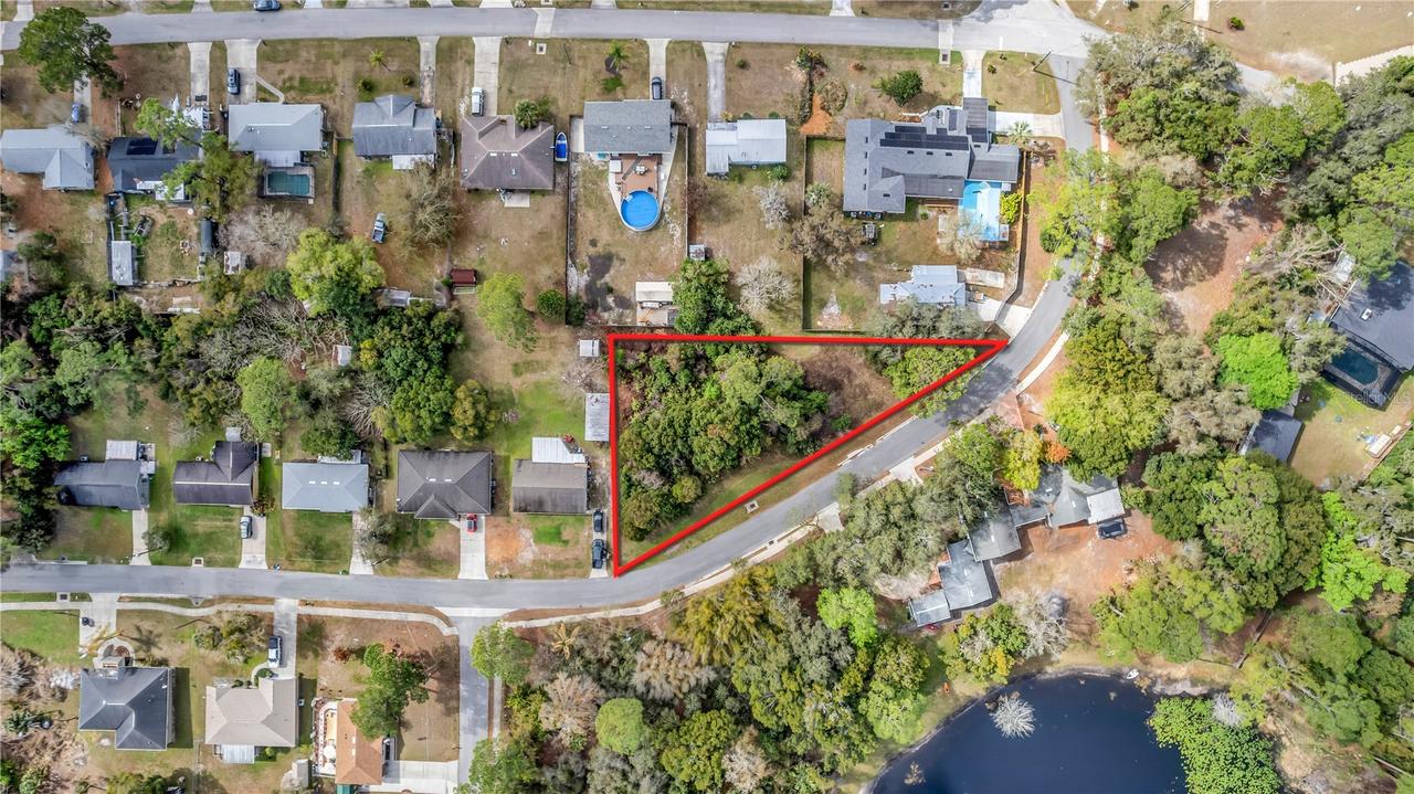 205 Plumosa Rd., Debary, FL 32713