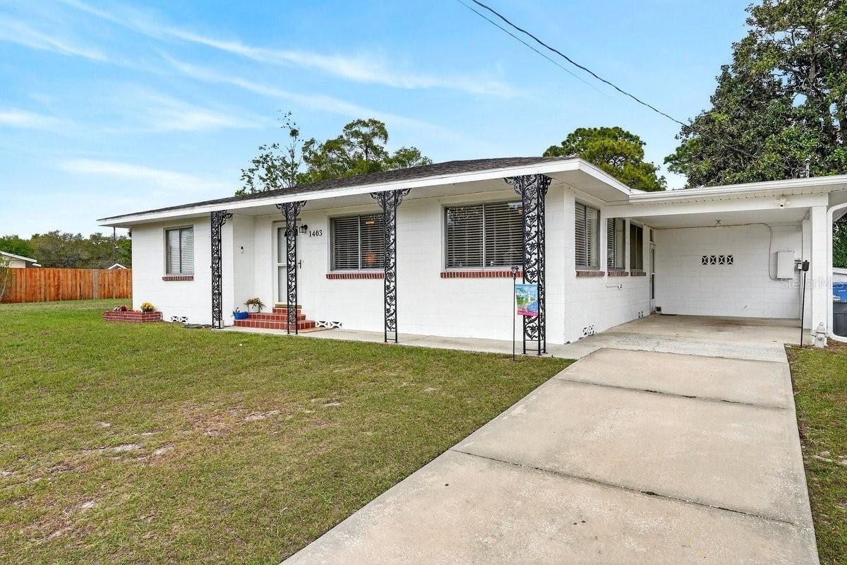 1403 Sharon Dr., Deland, FL 32724