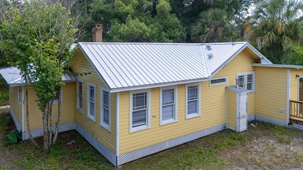 735 Montreville Ave, Deland, FL 32724