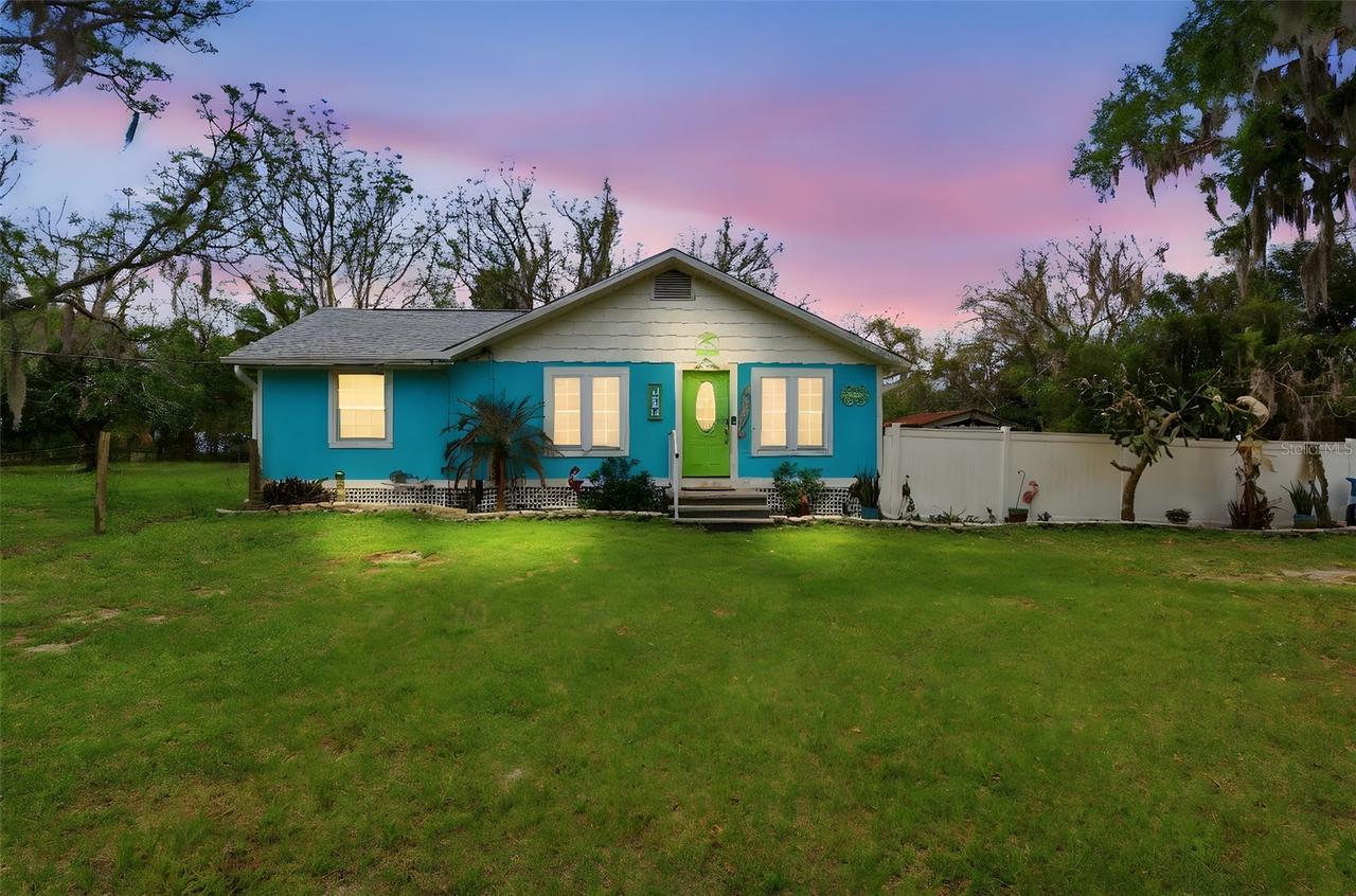 460 Alhambra Ave., De Leon Springs, FL 32130