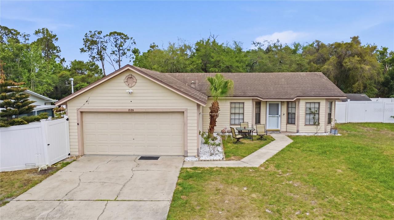 1326 Ferendina Dr., Deltona, FL 32725