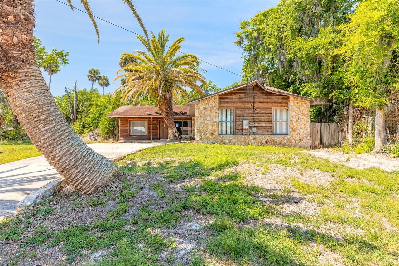 1154 Buena Vista Dr., Daytona Beach, FL 32117