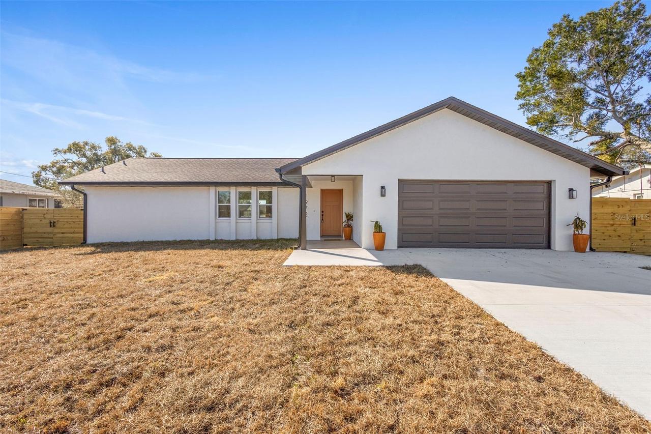 1972 Vienna Ave., Deltona, FL 32725