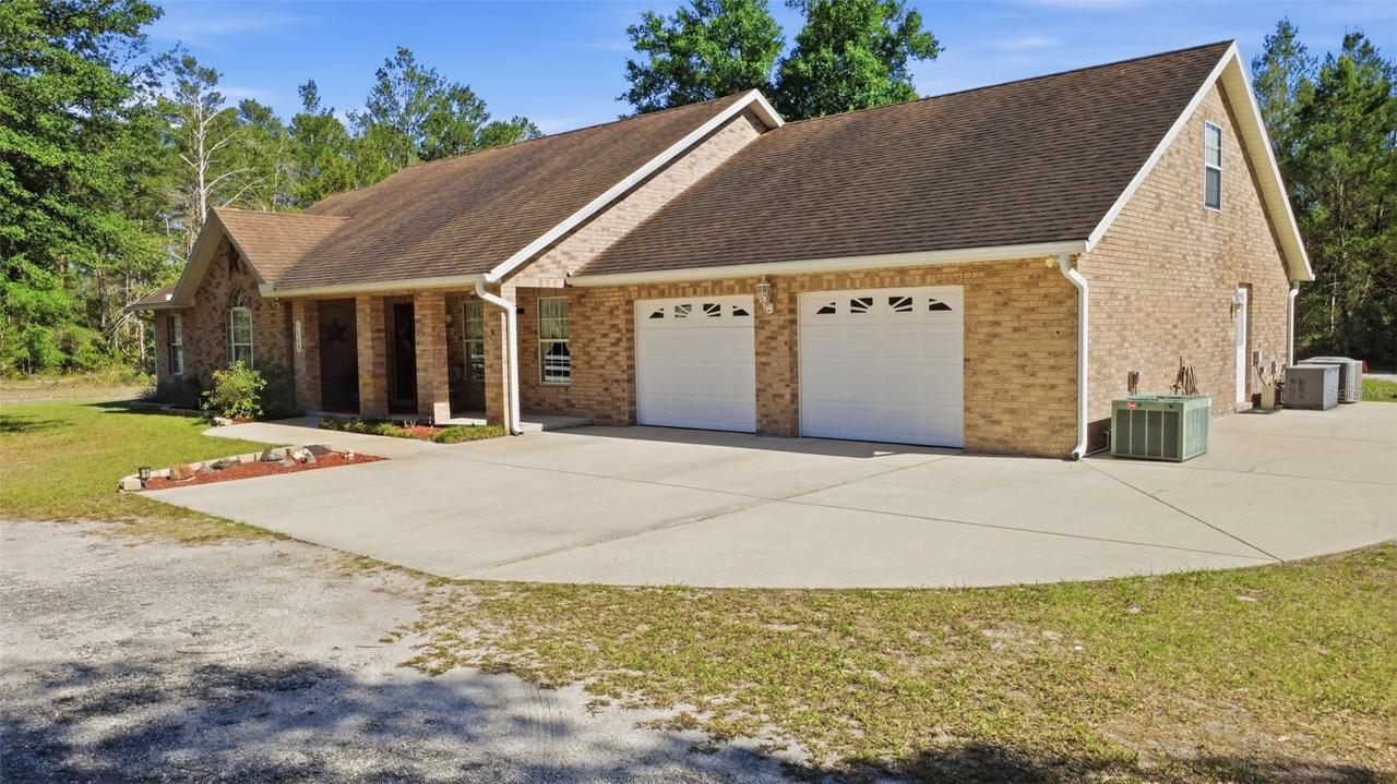 1640 Red Dog Rd., De Leon Springs, FL 32130