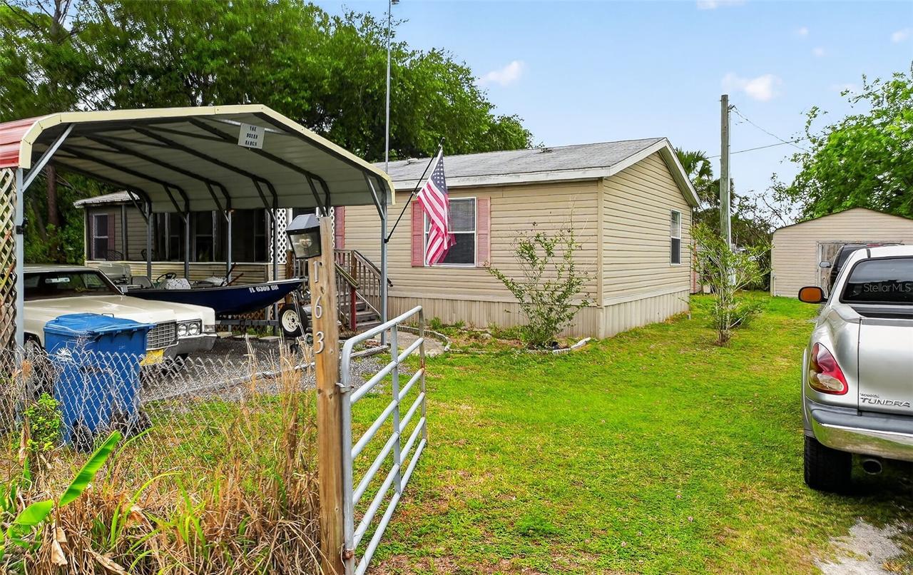 163 West St., Oak Hill, FL 32759