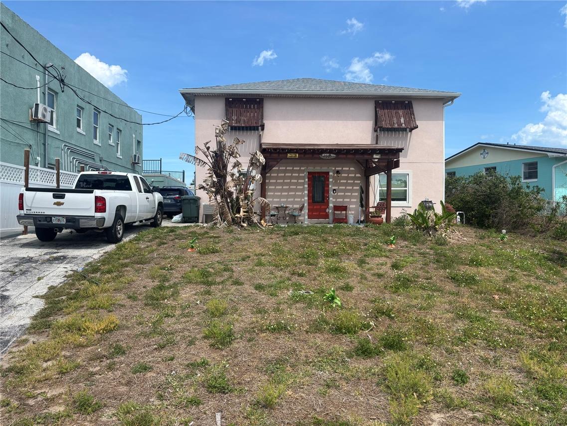 2005 Schulte Ave., Daytona Beach, FL 32118