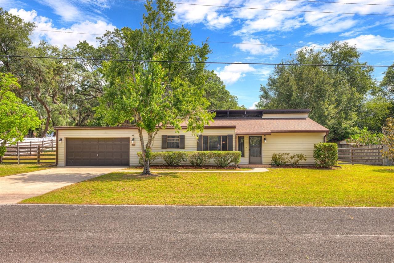202 Sandspur Ln., Deland, FL 32724