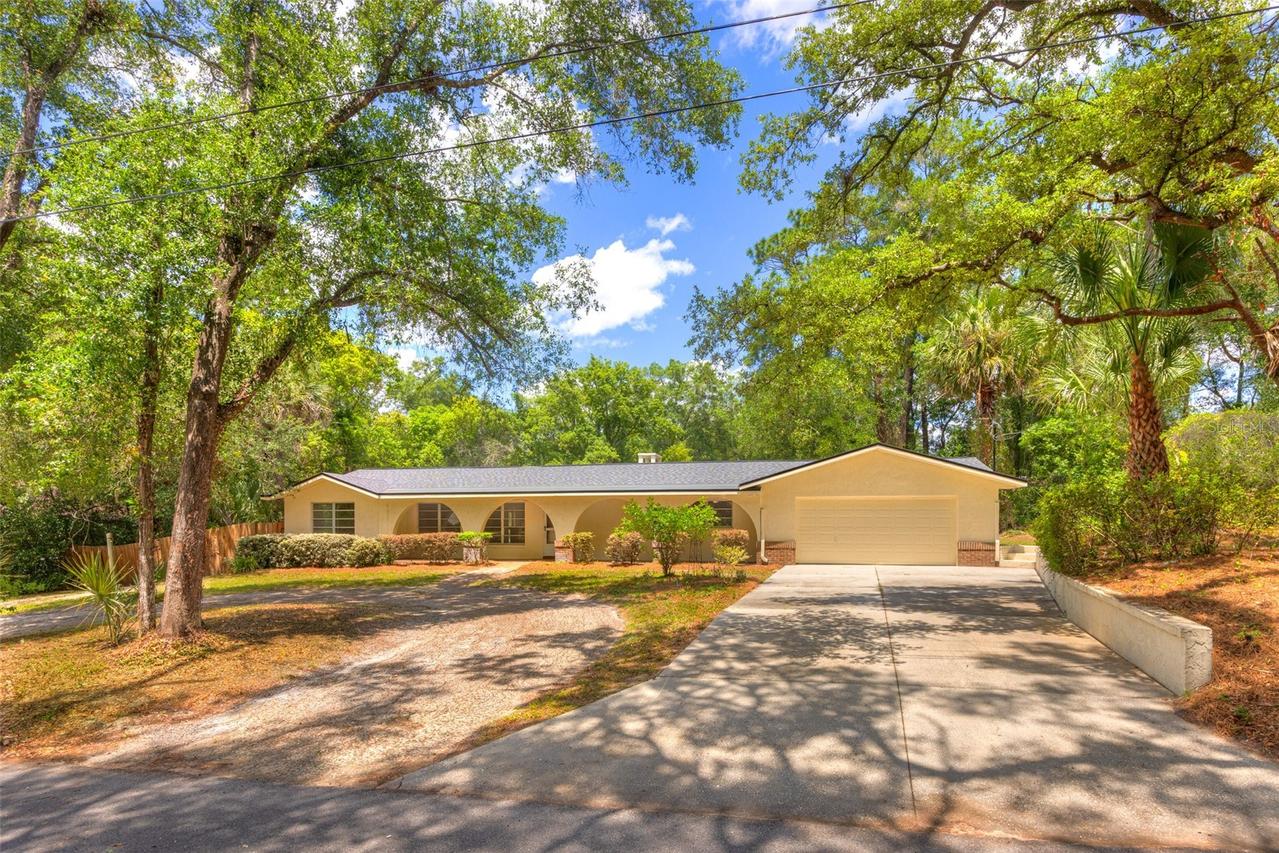 321 Huntington Dr., Deland, FL 32724