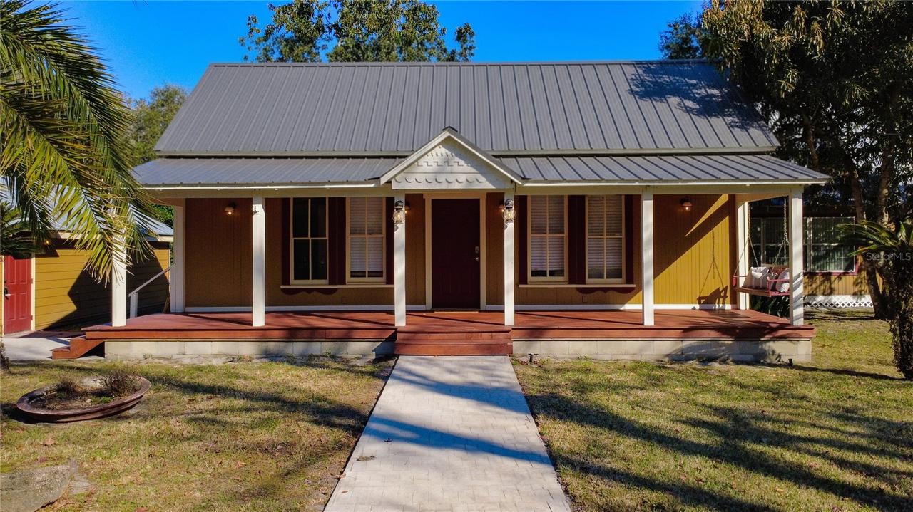 1148 N Grandview St., Mount Dora, FL 32757