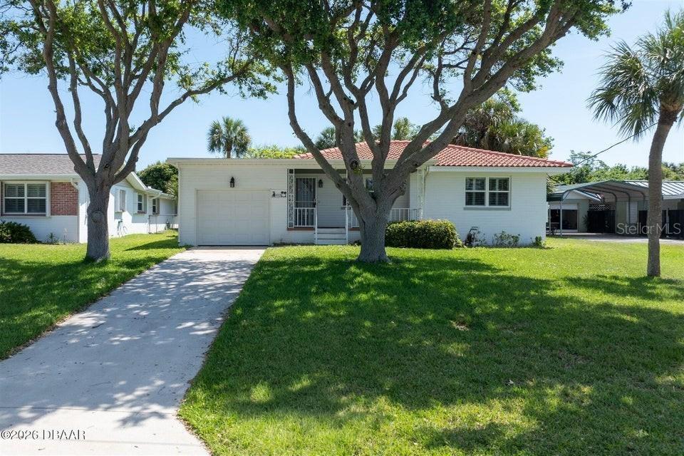 2825 Gladys Ter., Daytona Beach, FL 32118