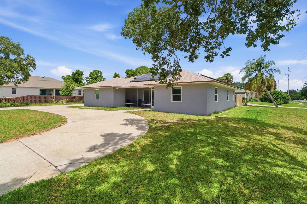 602 Lake Dr., Sebastian, FL 32958
