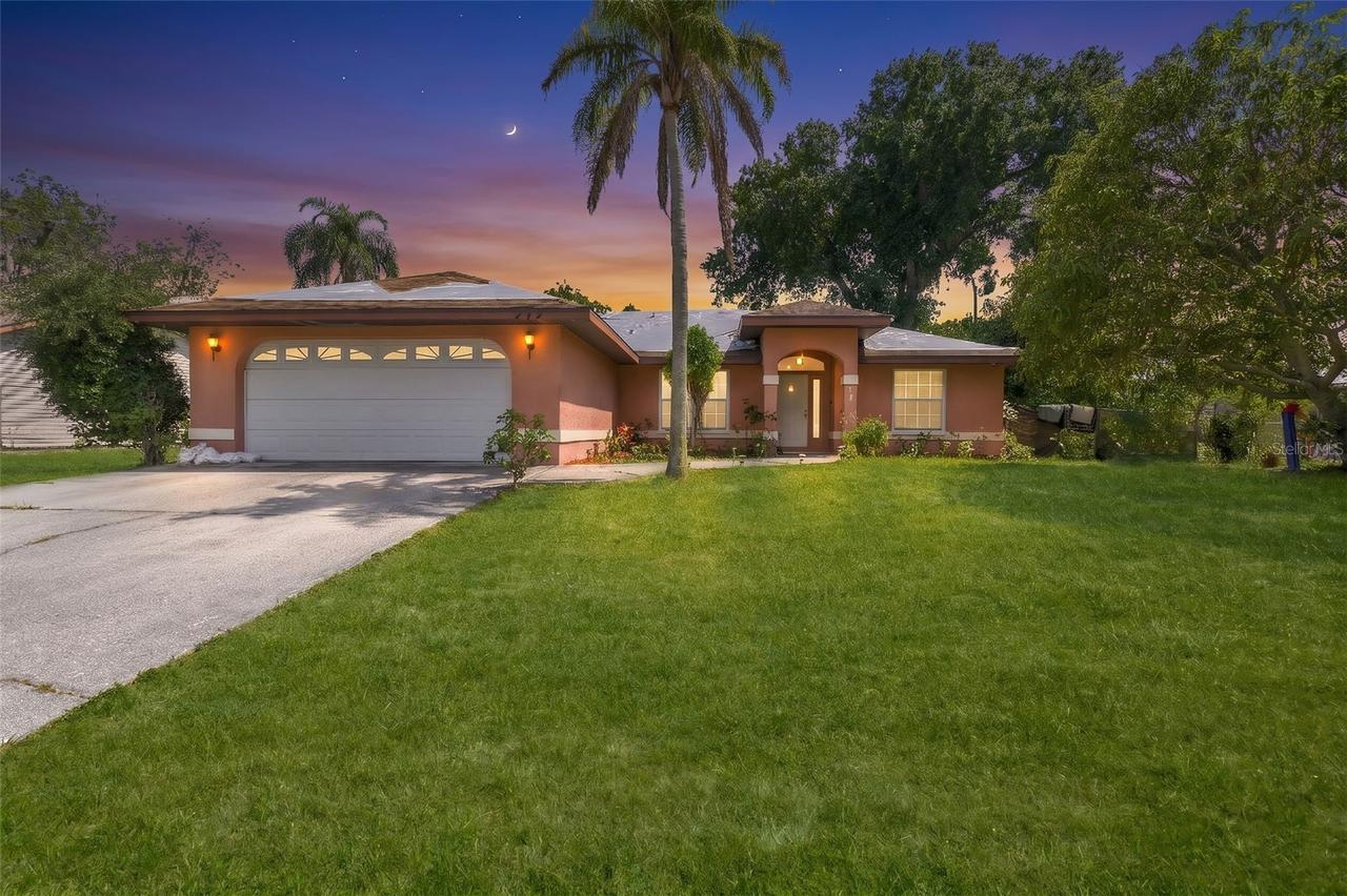 212 65th Avenue Dr., Bradenton, FL 34207