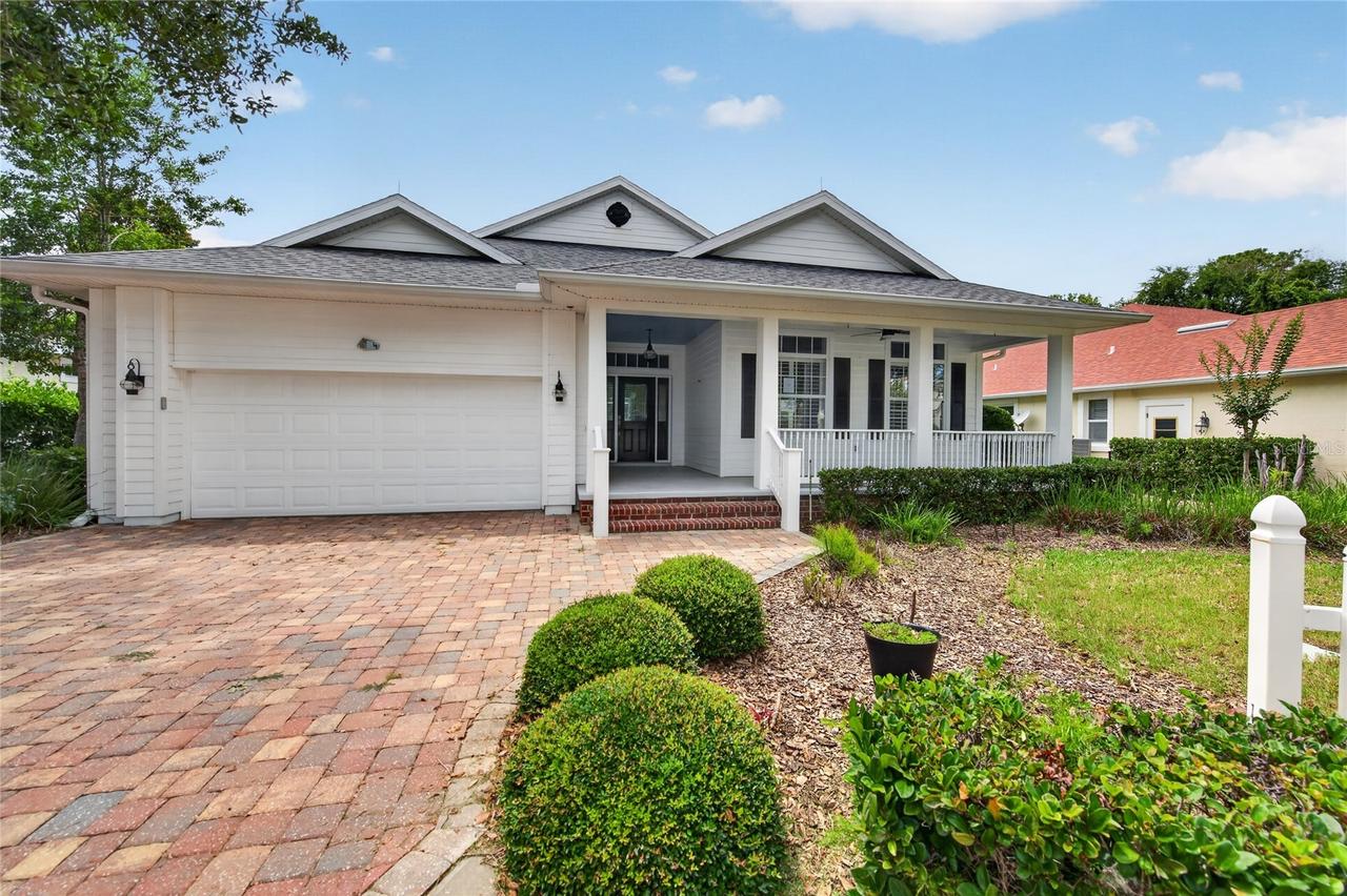 4 Chinier St., Palm Coast, FL 32137