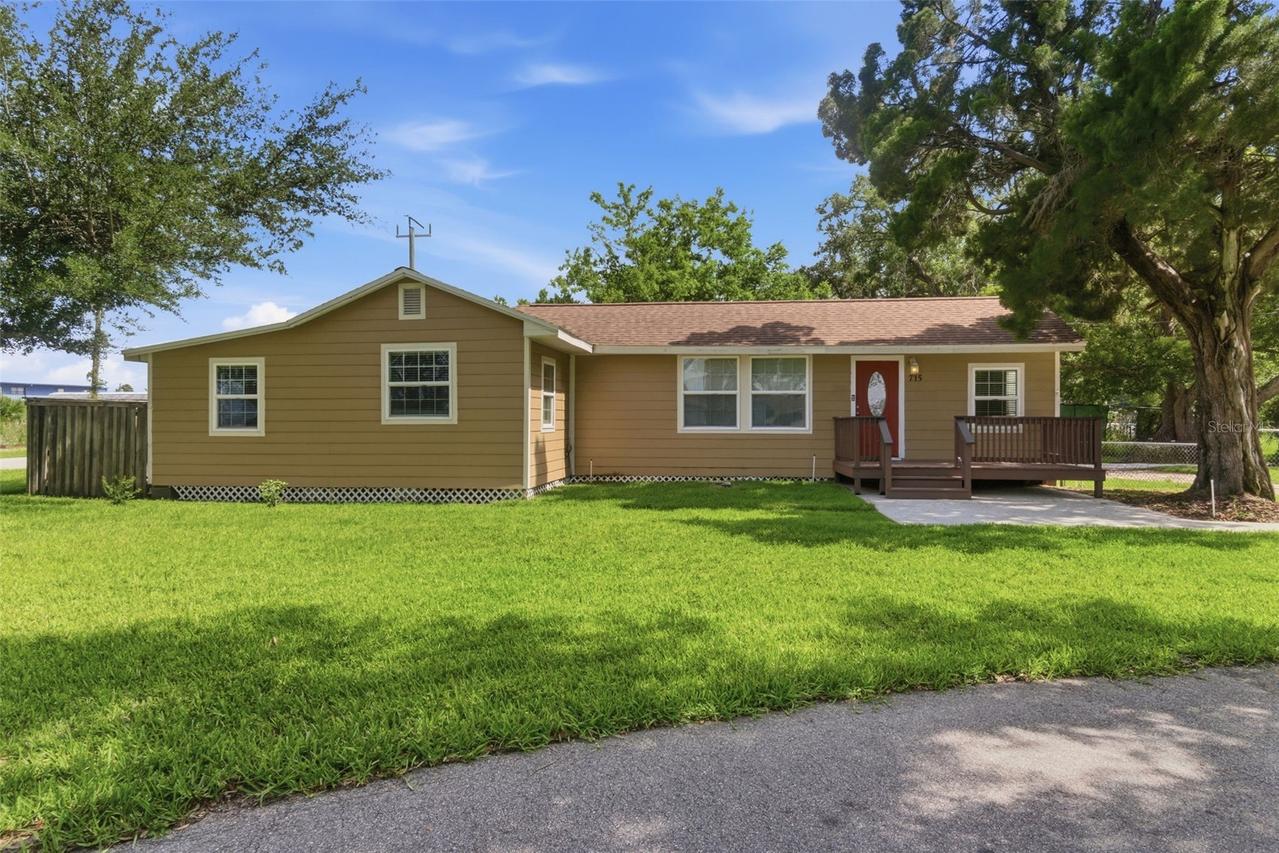 715 Wylly Ave., Sanford, FL 32773